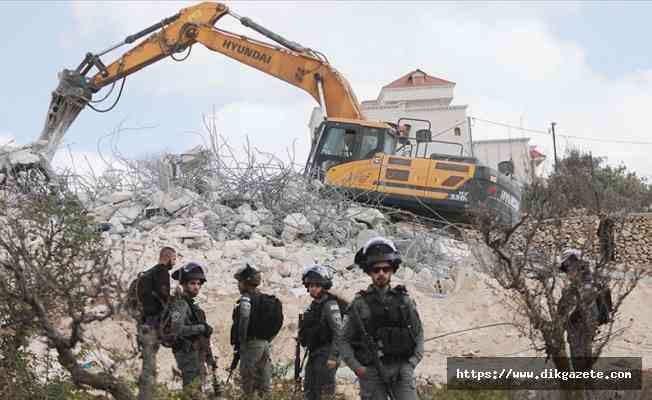 İsrail askerleri Batı Şeria’da Filistinlilere ait iki evi yıktı