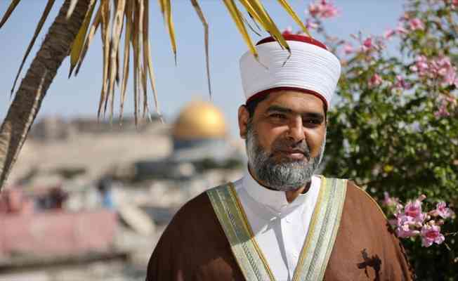 Mescid-i Aksa Vakfı Müdürü Şeyh Ömer el-Kisvani'den 'din savaşı' uyarısı