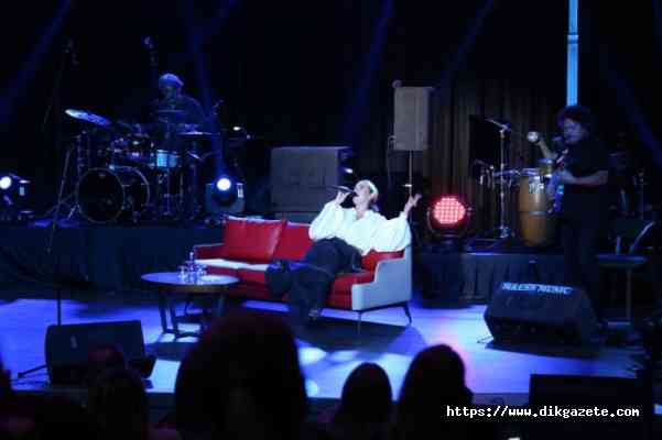 Zuhal Olcay Edirne&#039;de konser verdi