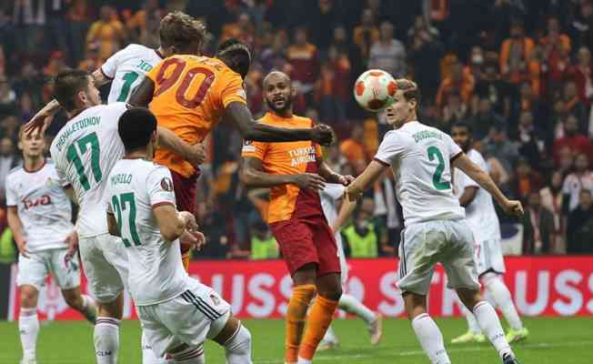 Galatasaray Lokomotiv Moskova maçında kural hatası yapıldığı gerekçesiyle UEFA'ya başvurdu