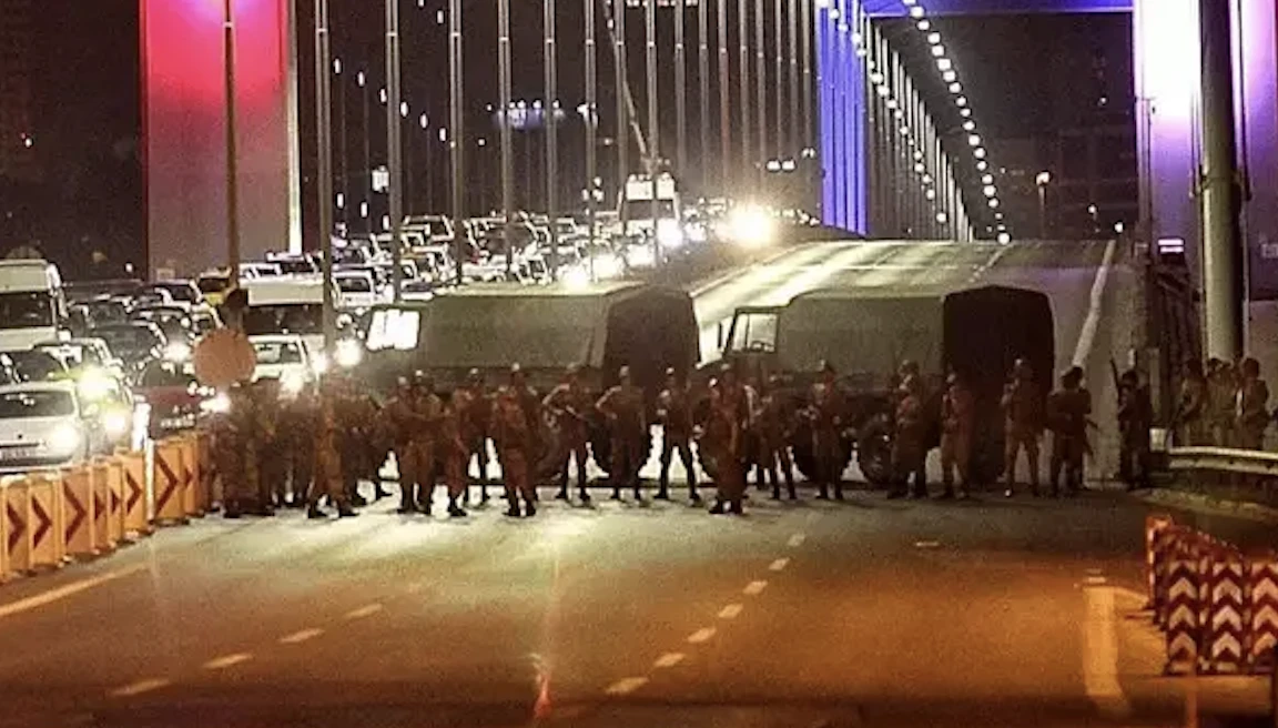 27 Mayıs - 15 Temmuz, İngiltere ve Özgür Özel -Emin Batur yazdı-