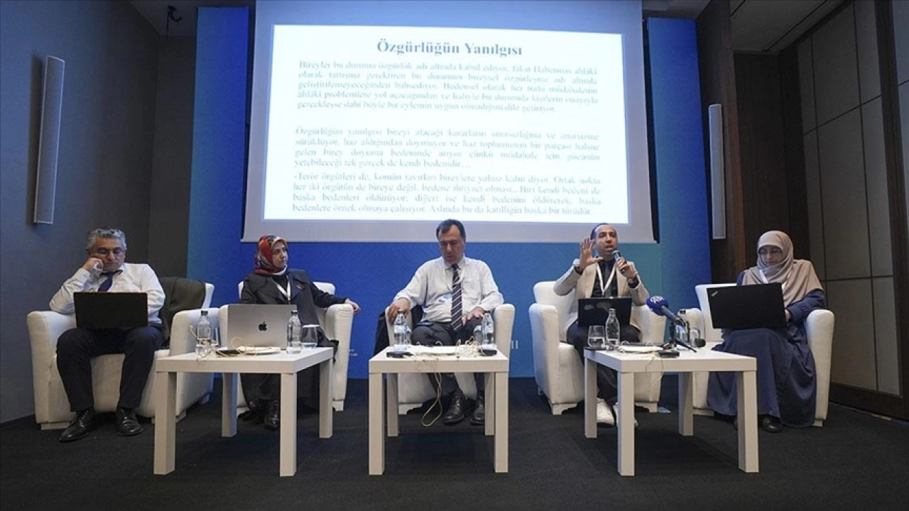 3. Uluslararası Aile Sempozyumu'nda "Sosyokültürel Perspektiften Aile" oturumu düzenl