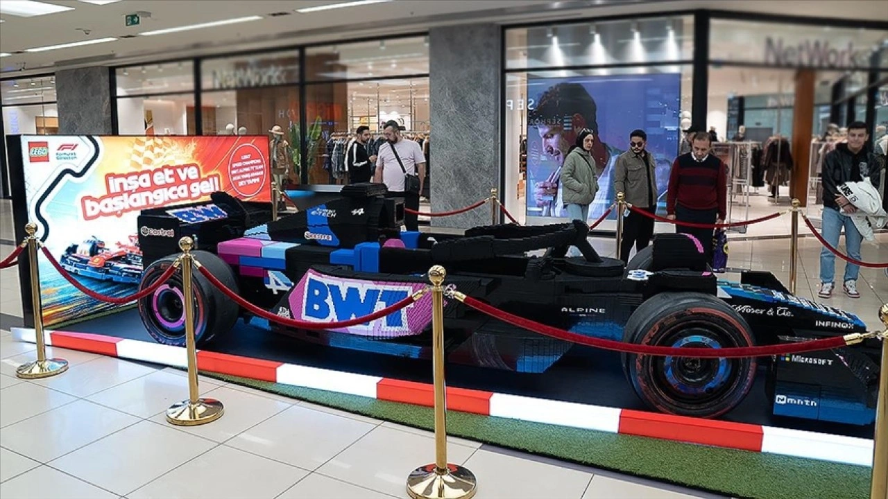 400 bin "lego" parçasıyla yapılan Formula 1 aracı Ankara'da sergileniyor