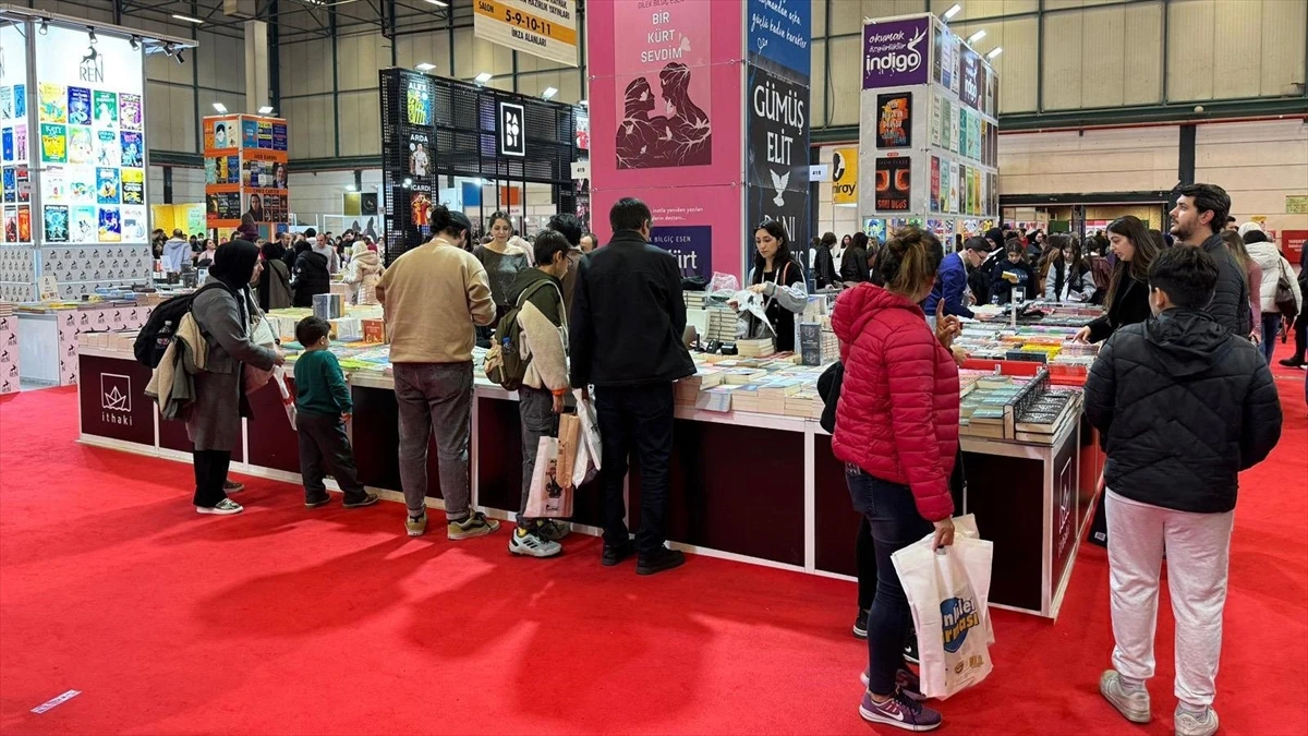 '42. Uluslararası İstanbul Kitap Fuarı' başladı