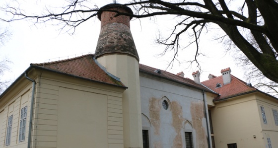 450 yıllık Kanuni Sultan Süleyman Camii'nin restoresine izin yok!