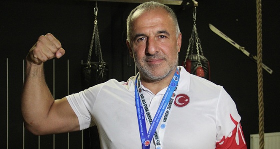 46 yaşında Dünya Kick Boks Kupası 3.'sü