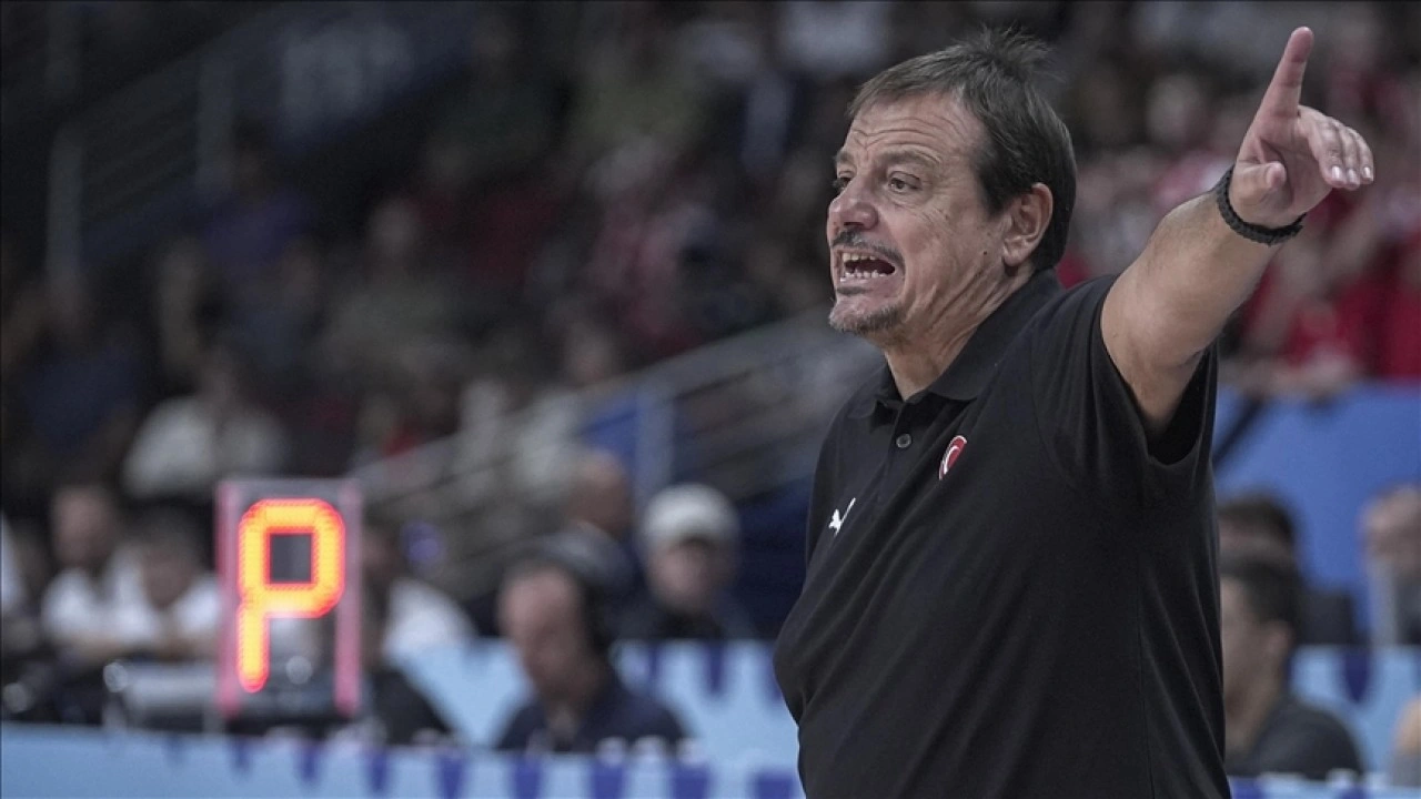 A Milli Basketbol Takımı Başantrenörü Ergin Ataman: Madalya ve şampiyonluk peşindeyiz