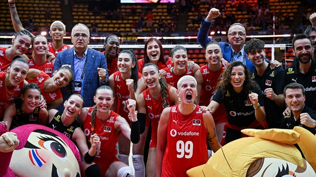 A Milli Kadın Voleybol Takımı, Dünya Şampiyonası yarı finalinde yarın Japonya ile karşılaşacak
