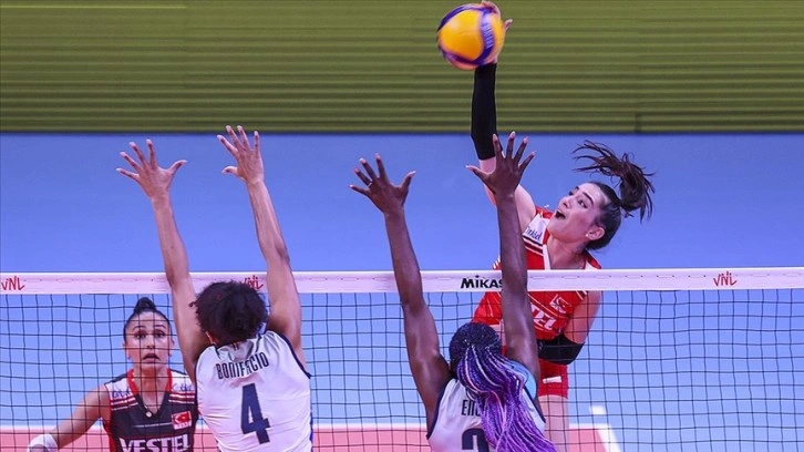 A Milli Kadın Voleybol Takımı galibiyetle başladı