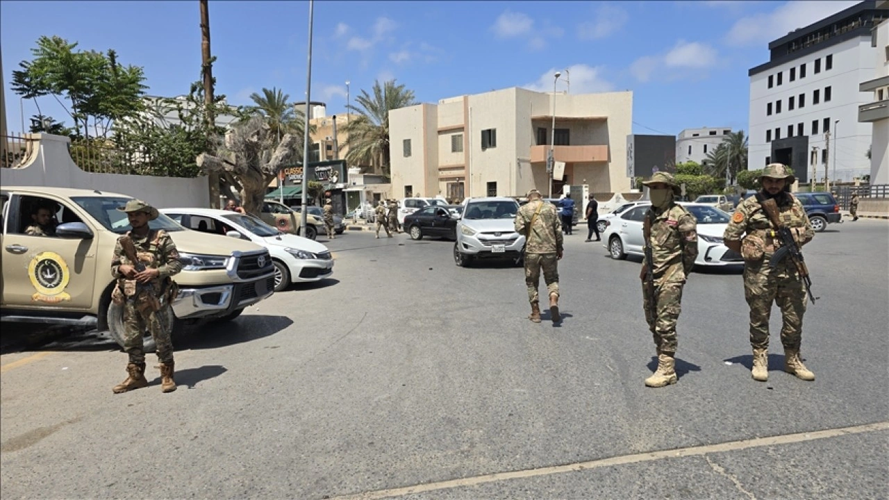 AA, Libya'nın başkenti Trablus'ta emniyet güçlerinin kontrol altına aldığı bölgeleri görün