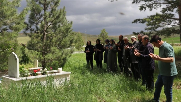 AA muhabiri Abdulkadir Nişancı, vefatının 5. yılında mezarı başında anıldı