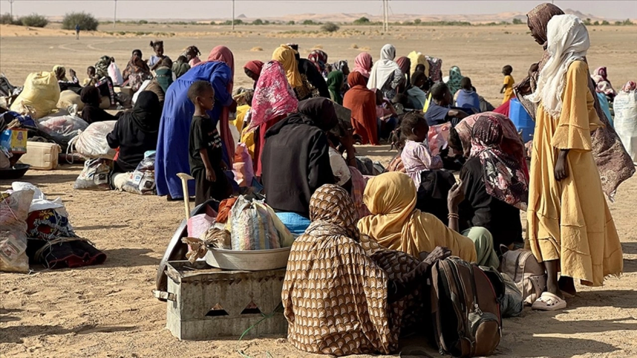 AB, Darfur'a insani yardım ulaştırmak için acil hava köprüsü başlattı