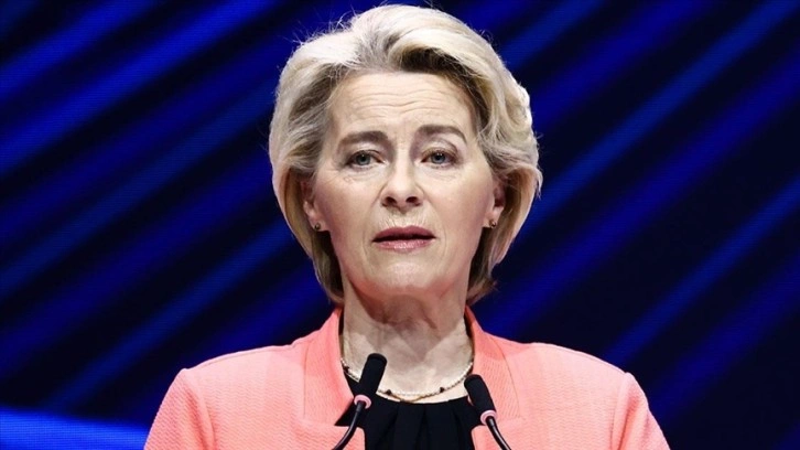 AB Komisyonu Başkanı von der Leyen hakkındaki Pfizer aşı davası ertelendi