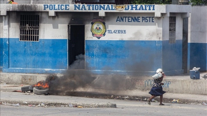 AB, şiddet olayları nedeniyle Haiti'deki personelini tahliye etti