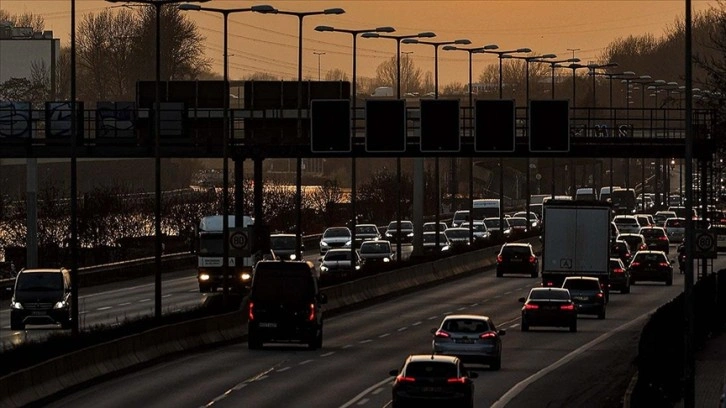 AB, yeni benzinli ve dizel otomobilleri 2035'te yasaklamaya hazırlanıyor