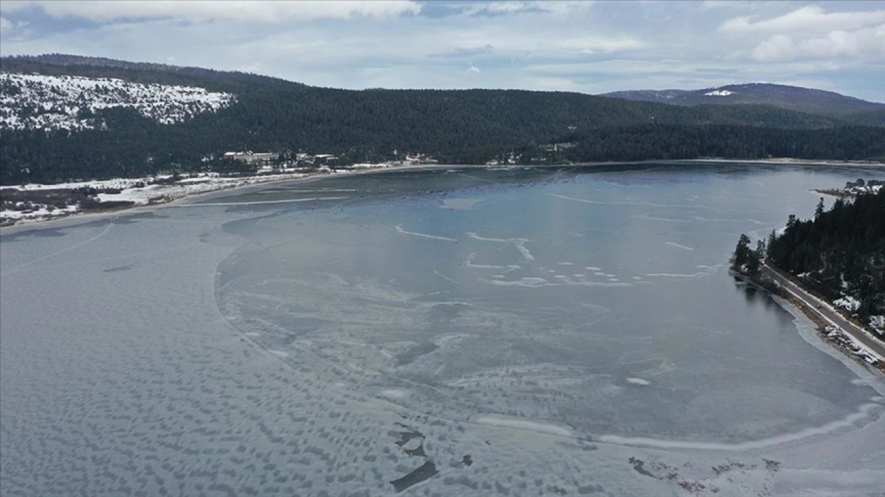 Abant kış manzarasıyla misafirlerini ağırladı