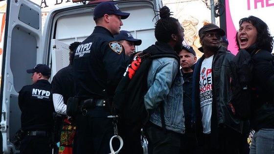 ABD'de devam eden siyahilerin gösterisinde 80 kişi gözaltına alındı