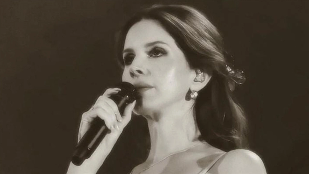 ABD'li şarkıcı Lana Del Rey'den Filistin'e destek açıklaması: Barış en büyük dileğim