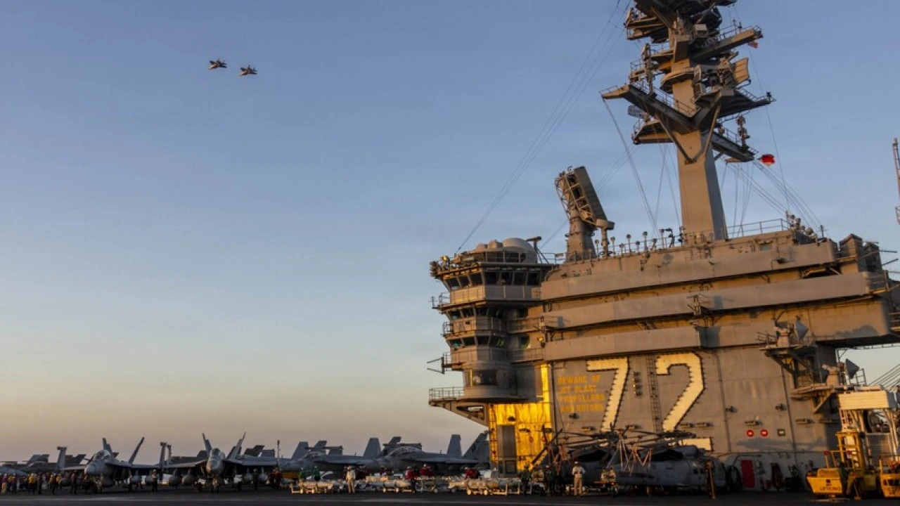 ABD'li senat&ouml;rler, USS Abraham Lincoln gemisindeki koşulların incelenmesini istedi