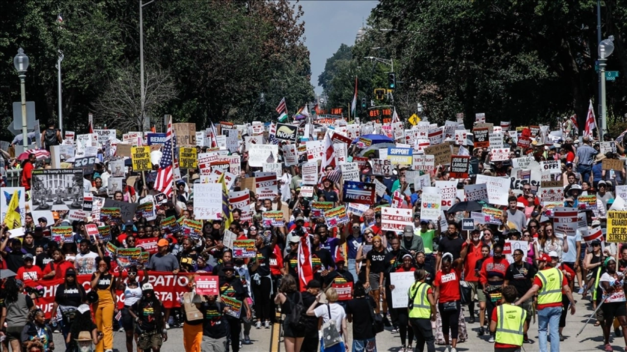 ABD'nin başkenti Washington'da, Trump'ın kente Ulusal Muhafız konuşlandırması protest