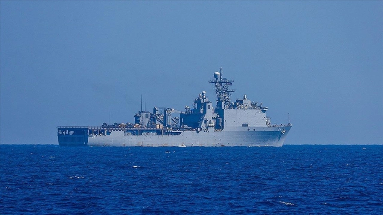 ABD'nin, Latin Amerika'da uyuşturucuyla mücadele kapsamında 8 savaş gemisi gönderdiği belirtildi