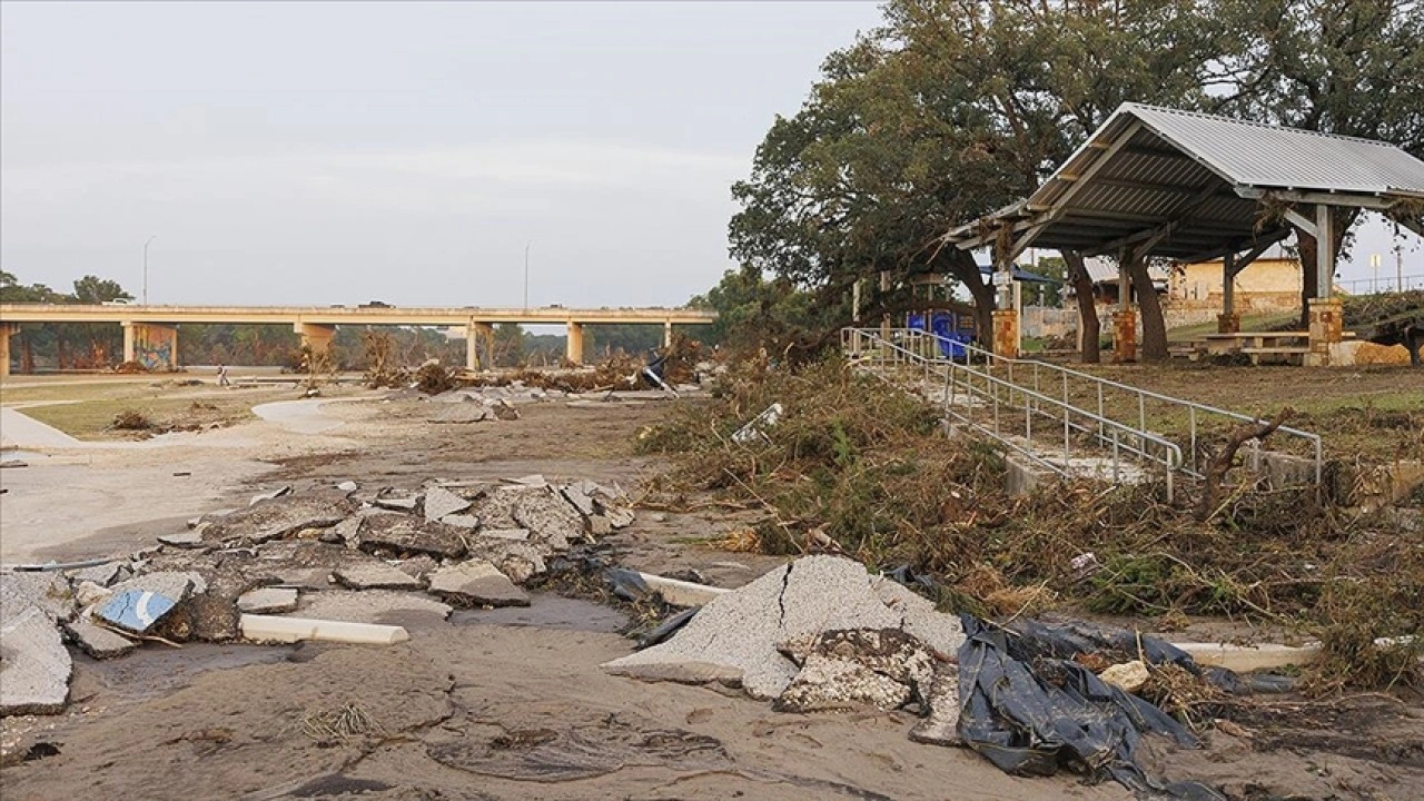ABD'nin Texas eyaletindeki sel felaketinde hayatını kaybedenlerin sayısı 82'ye yükseldi