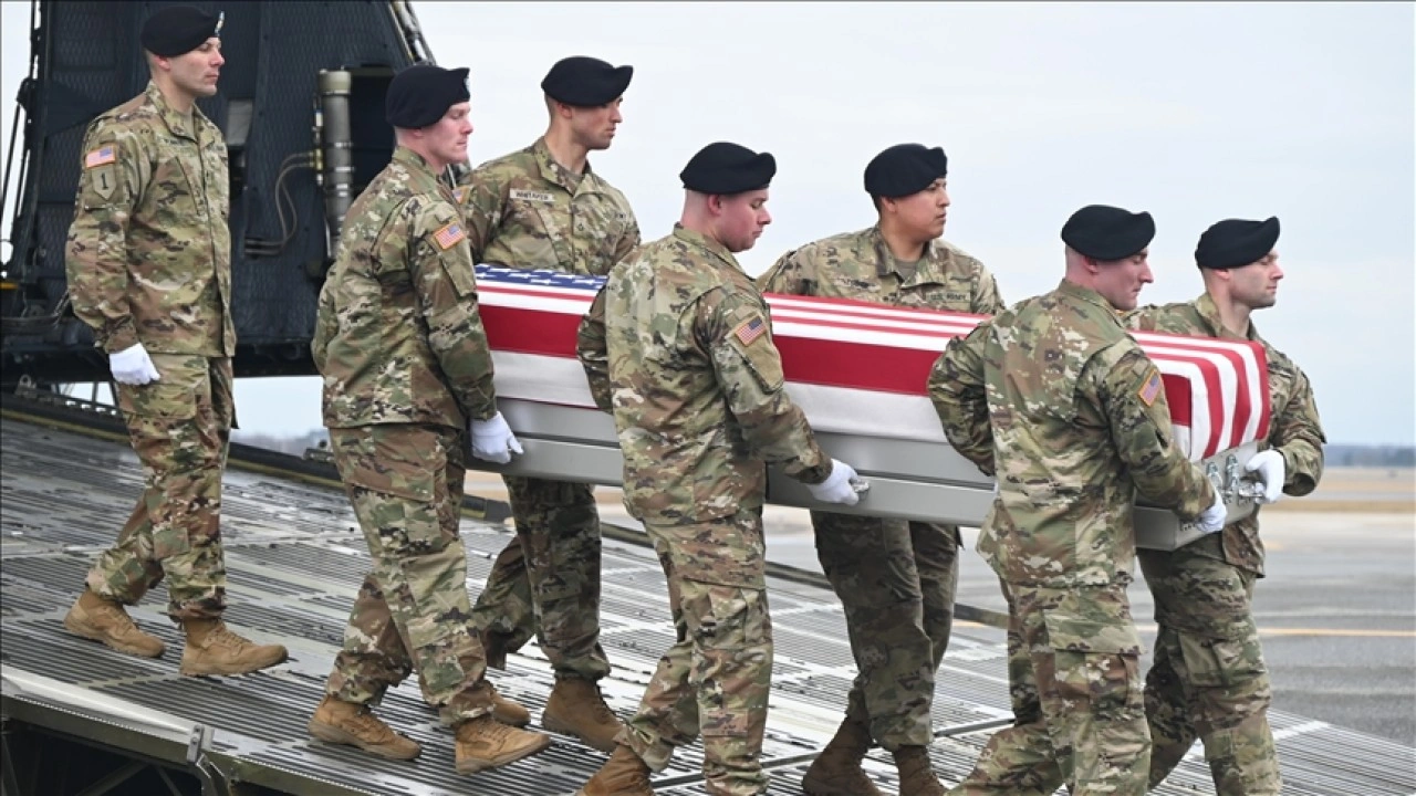 ABD ordusu: Suriye'de DEAŞ militanının saldırısında 2 ABD askeri ve 1 ABD vatandaşı öldü