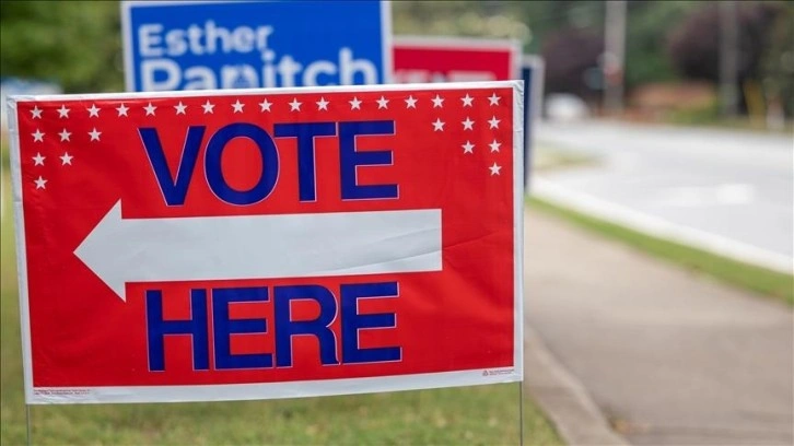 ABD'de ara seçimler öncesi anketler birçok eyalette adayların at başı gittiğini gösteriyor
