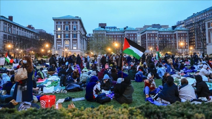 ABD'de Columbia Üniversitesi'nde Gazze için eylem yapan öğrenciler kampüste sabahladı