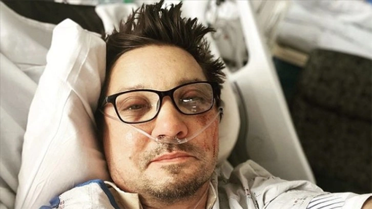 ABD'de kazada yaralanan ünlü aktör Renner, fotoğraf paylaşarak hayranlarına teşekkür etti