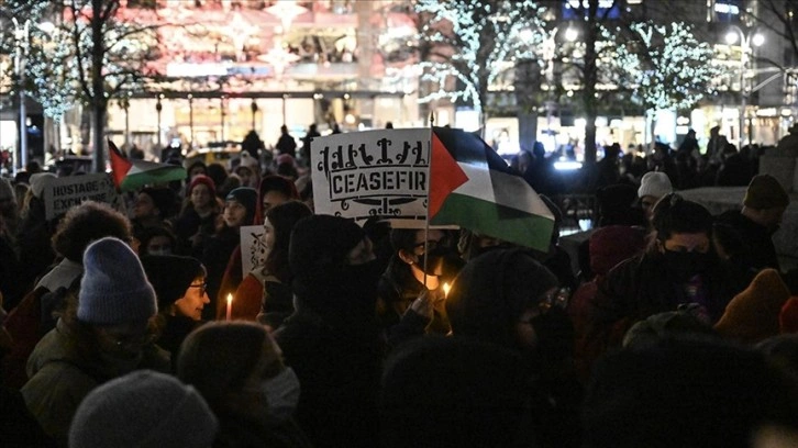 ABD'de yüzlerce kişi Hanuka Bayramı'nda "Gazze'de ateşkes talebi"yle gösteri düzenledi