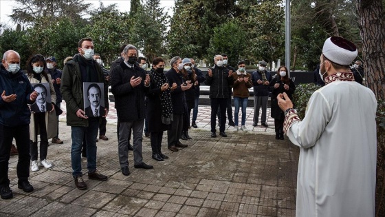 Abdi İpekçi ölümünün 42. yılında mezarı başında anıldı