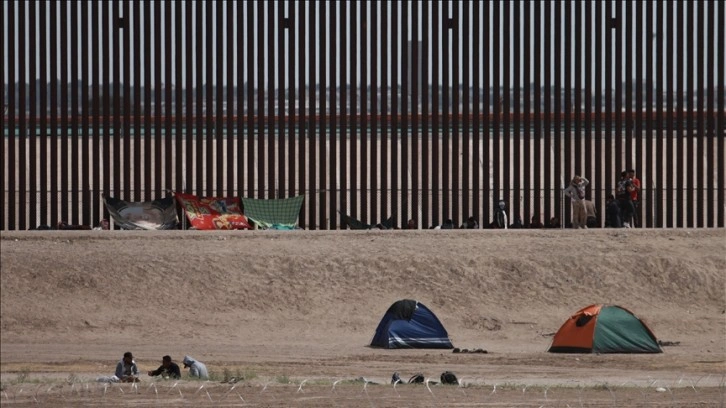 ABD'nin Meksika sınırında düzensiz göçmenlere yapılan 