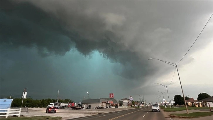 ABD'nin Texas eyaletindeki fırtınada 5 kişi hayatını kaybetti