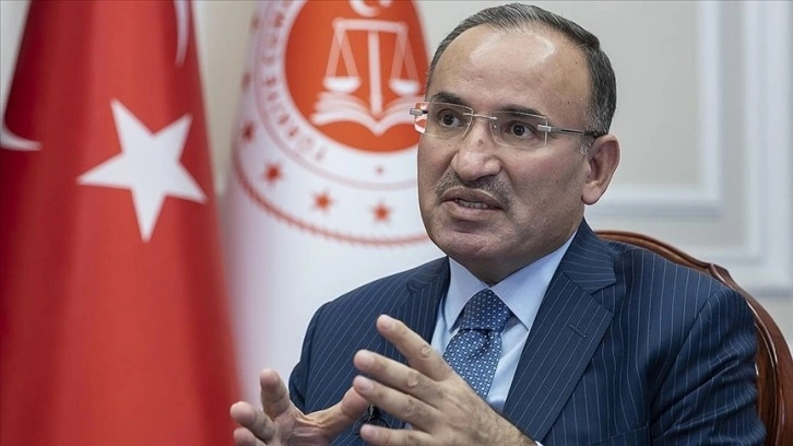 Adalet Bakanı Bozdağ: Başörtüsü değişikliği için gerekirse referanduma da gidilebilir