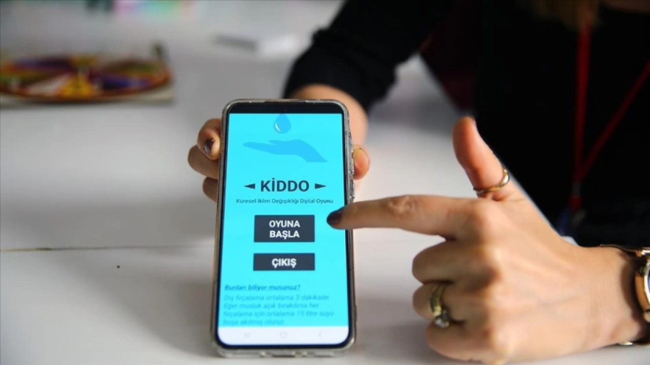 Adana'da lise &ouml;ğrencisi, iklim krizine dikkati &ccedil;ekmek i&ccedil;in oyun geliştirdi