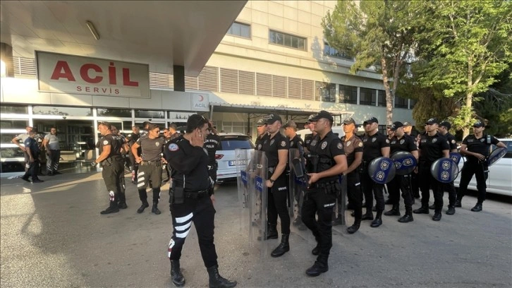 Adana'da düğünde çıkan ve hastanede süren kavgada darbedilen doktordan şikayet