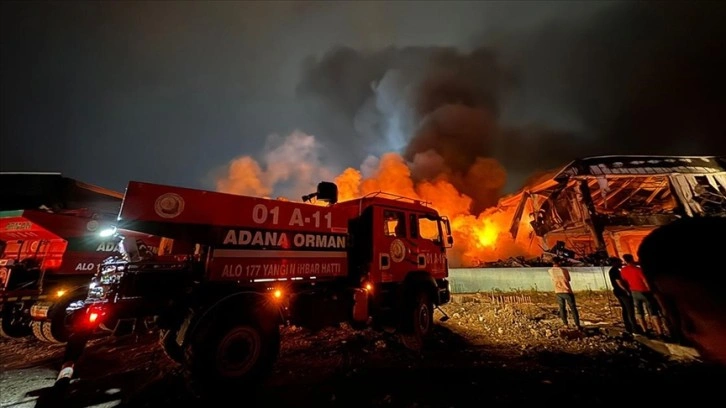 Adana'da motosiklet üretim tesisinde çıkan yangın kontrol altına alındı