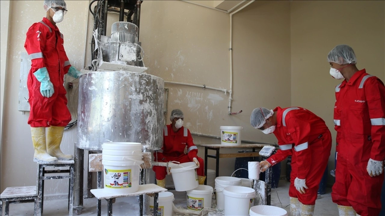 Adıyaman'daki liselilerin bu yılki hedefi boya üretiminden 5 milyon liralık ciro