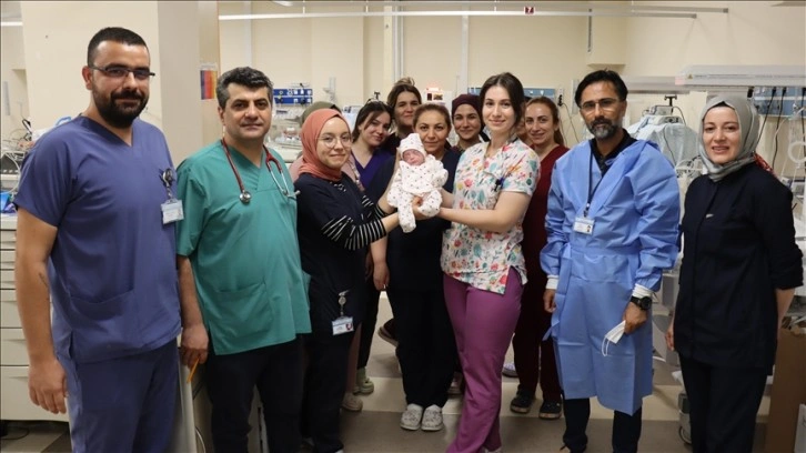 Adıyaman'da 585 gram doğan bebek 107 gün sonra taburcu edildi