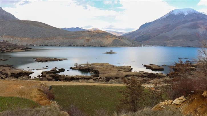 Adıyaman'daki "yüzen adalar"ın kıyıya vurmaması için proje hazırlandı