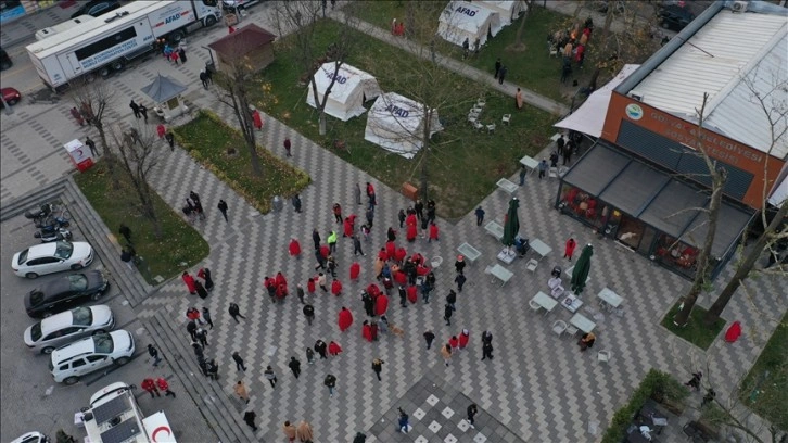 AFAD: Düzce'de 5,9 büyüklüğündeki depremden sonra 180 artçı sarsıntı oluştu