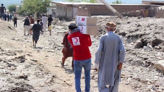 Afganistan'daki selzedelere ilk yardım Türk Kızılaydan