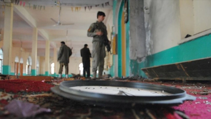 Afganistan'da camide düzenlenen bombalı saldırıda 2 kişi öldü, 18 kişi yaralandı