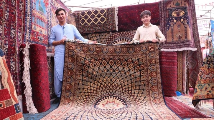 Afganistan'ın kültürel ürünleri Kabil'de fuarda buluştu