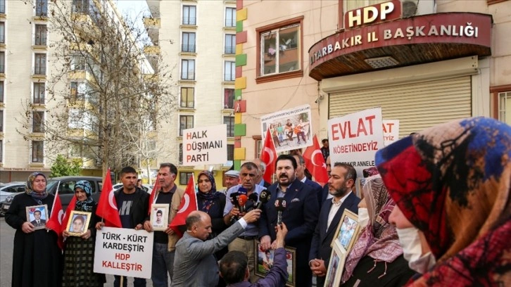 Ağrı Belediye Başkanı Savcı Sayan Diyarbakır annelerini ziyaret etti: