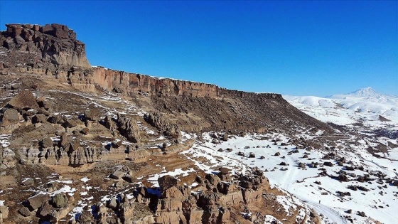 Ağrı'daki Meya Antik Kenti'nde kış güzelliği