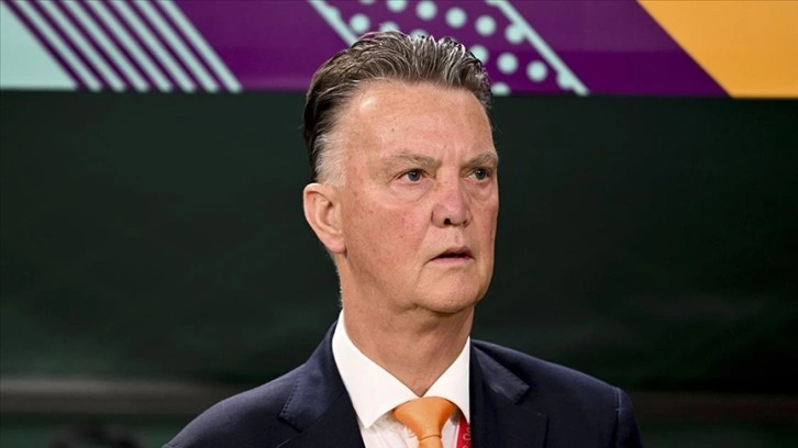 Ajax, eski teknik direktörü Louis van Gaal'i danışman olarak göreve getirdi