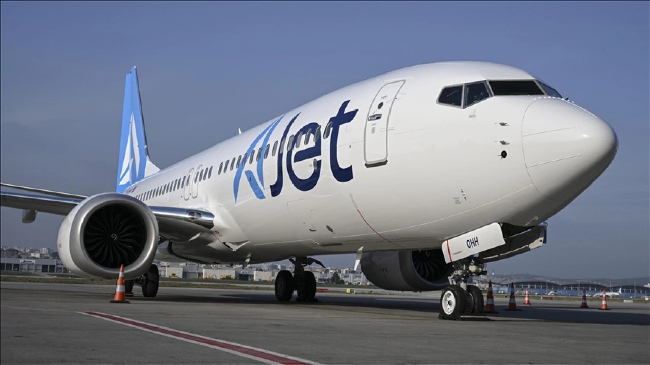 AJet'in fabrika çıkışlı 7'nci "Boeing 737-8 MAX" uçağı İstanbul'a geldi