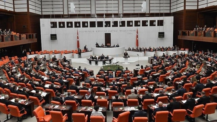 AK Parti, enerji alanında düzenlemeler içeren kanun teklifini TBMM'ye sundu